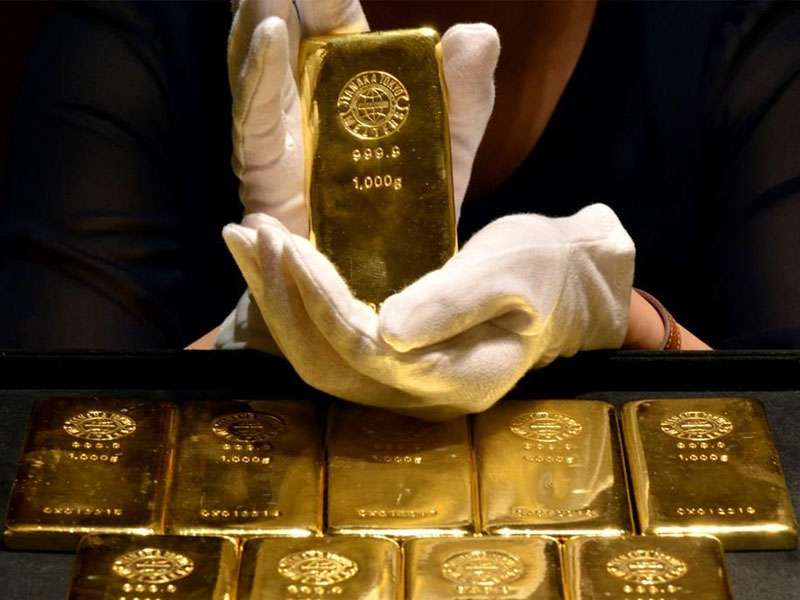 Ưu điểm và nhược điểm khi vàng có được vai trò tiền tệ trên thế giới